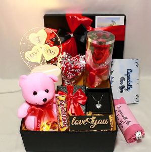 Gift Set Box Cewe – Hadiah Spesial Romantis – Gift Box & Hampers Eksklusif Spesial untuk Orang Tersayang – Kado Romantis Ulang Tahun & Anniversary – Hadiah Ulang Tahun Wisuda Anniversary Pasangan Teman Sahabat Rekan - Hadiah Romantis (ILYFP HBDFP)