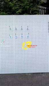 Tấm tôn đục lỗ cài móc treo phụ kiện - 1mx1m