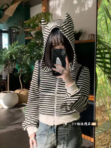 Áo Khoác Cardigan Ngắn Có Mũ Trùm Đầu Họa Tiết Sọc American Devil Zipper Winter Design Áo Khoác Ngoài Nữ Mùa Đông 2025