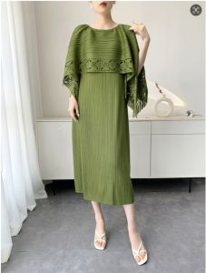 Miyake Women's Pleated Dress: A Youthful & Loose-Fit Fashion Choice