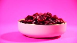 แครนเบอร์รี่อบแห้ง แครนเบอร์รี่ พร้อมทาน เต็มเมล็ดใหญ่ ขนาด  100/250/500 กรัม