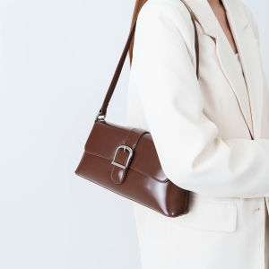 Oil Wax Lustrous Womens Underarm Bag 2025 New Casual Commuter Lightweight Luxury Sensation Crossbody Bag Versatile Daily Match