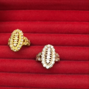 แหวนงานดิบทองเหลือง พลอยเพชรซีก พลอยขาว งานดิบไม่ได้ชุบ ทองเหลืองโบราณ ใส่ได้ทุกโอกาส รูปถ่ายจากสินค้าจริง พร้อมส่ง