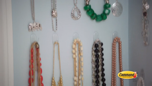 3M Command hook decorative hook Clear Hook Hangers with clear strips Holds strongly and removes cleanly Medium