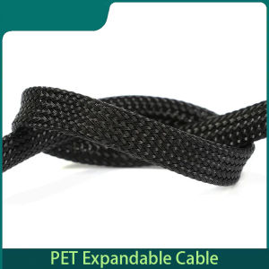 ปลอกสารเคเบิลที่ขยายได้ PET สีดำ1ม. ปลอกหุ้มพันสายไฟ2มม. ~ 25มม. ความหนาแน่นสูงถักแน่นปกป้องสาย