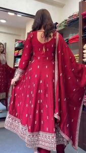 PRE ORDER 15 DAYS - READYMADE PUNJABI SUIT