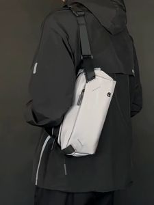 Tas Selempang Pria Modern Bahan Nylon Waterproof Multifungsi Kapasitas 9 Inci Gaya Modern 2025 Gaya Minimalis dengan Kapasitas Besar