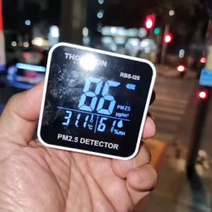 Thompson เครื่องฟอกอากาศในรถ Pure Air  เครื่องฟอกอากาศในรถจากแบรนด์ Thompson ฟอกและกรองกลิ่น กรอง PM2.5 .ใช้ได้้ทั้งในบ้านและในรถ เครื่องฟอกอากาศในรถยนต์ เครื่องฟอกอากาศรถยนต์ - Lazada