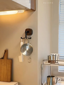 GREENIKA ตะขอติดผนัง ตะขอแขวน 6 อัน  หมุนได้ 360 องศา ไม่ต้องเจาะ ดแน่นด้วยดีไซน์ดูดอากาศ ใช้งานซ้ำได้ ไม่กลัวหลุด