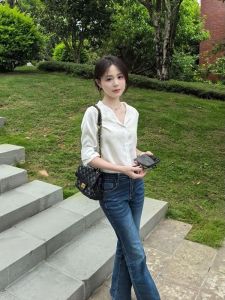 เสื้อเชิ้ตแขนยาวสีขาว ทรงตรง ผ้าโพลีเอสเตอร์ ใส่ไปทำงาน ฤดูใบไม้ผลิ 2025 ผ้าฝ้ายระบายอากาศได้ดี ปกติ จีบ ปกติ