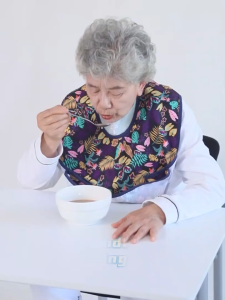 Adult Bib Waterproof Bib Portable Adult Bibs Clothing Protector Washable Reusable Bibs Waterproof Easy Cleaning