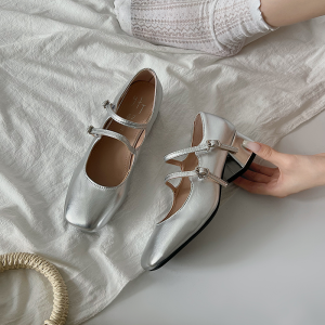 Yin Xiaoniu French Rhinestone Silver Retro Middle Chunky Heel Mary Jane Shoes Female 2024 Spring and Summer Wanwan Lei Style Flats Flats