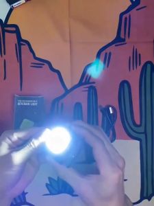 Đèn Pin LED Mini Làm Việc Đèn Di Động Bỏ Túi Đèn Pin Móc Khóa Sạc Cổng USB Tiện Dụng có nam châm hút lên bề mặt kim loại