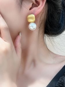 Trendy Large Pearl Earrings S925 Silver Needle Brushed Block Design Fashionable Drop Earrings Geometric Pattern for Women