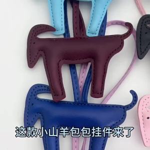 PU Sheep Keychain Pendant 2027 Year of the Goat Adorable Bag Accessory for Handbags Backpacks Holiday Souvenir