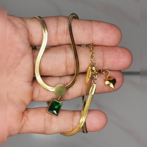 Girlie ACC - Kalung Titanium Anti Karat Wanita Liontin Batu Hijau Emas Snake Chain - Style Korea Anti Alergi