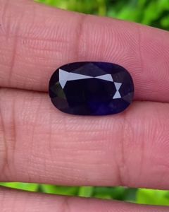 ไพลิน (Blue Sapphire) 8.47 กะรัต (Cts.) พลอยแท้ อัญมณีมงคลประจําวันเกิด เครื่องประดับพลอย