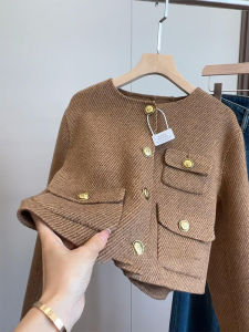 แจ็คเก็ตสั้นสีเบจสไตล์เกาหลี สไตล์ชิ้นเล็ก ฤดูใบไม้ผลิ 2025 แจ็คเก็ตสไตล์ชิ้นเล็กสุดหรูหรา สัมผัสพิเศษสุดหรูหรา