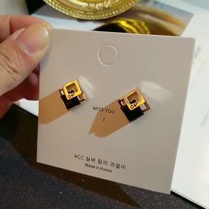 Bông tai vàng nữ đẹp chất liệu titan - Hàng chuẩn titan dày màu sắc bóng đẹp - Cam kết 1 đổi 1 nếu đen và gỉ sét