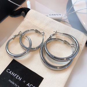 Stunning Silver Earrings Womens Simple Fashion Hoop Earrings Elegant Sensation Fresh out New Model XMR Brand CEH3983