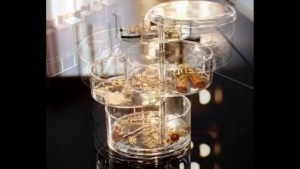 กล่องหมุนเก็บเครื่องประดับอคริลิก ชั้นใส่เครื่องประดับอะคริลิกหมุนได้ ผลิตจากอะคริลิคใส แข็งแรงเห็นของภายในได้ชัดเจน สะดวกต่อการใช้