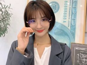 Kacamata Gaya Wanita Korea: Kacamata Lensa Transparan High Quality & Metal Frame