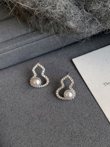 Elegant S925 Silver Needle Pearl Gourd Shaped Stud Earrings Diamond Embedded Womens Fashion Jewelry Geometric Pattern Korean Style