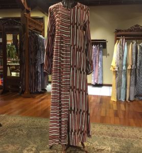 Happy Dress by Dian Pelangi LIMITED EDITION Busana Muslim Baju Maxi Gamis Kaftan Abaya Gaun Outfit Casual Busui Formal Pesta Pernikahan Kondangan Wanita Hijaber Cantik Anggun Modis Modern Elegan Mewah Model Korea Terbaru Motif Batik Cap Hand Made Kekinian