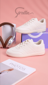 Corolla รองเท้าแฟชั่นสตรีดูดซับแรงกระแทกรองเท้าแบนรองเท้าลำลองต้านเชื้อแบคทีเรีย สีขาว กันน้ำ อเนกประสงค์