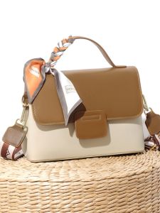 Fashions Man Soft Leather Large Capacity Casual Crossbody Bag Womens Handbag Versatile Tote Fashionable Trending in China