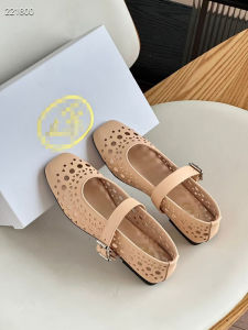 Rounded-toe flat-bottom shoes with hollowed-out design versatile cowhide sandals small-scale retro single-strap Mary Jane shoes for women.