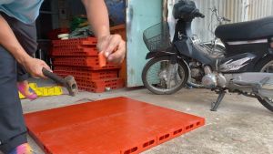 chốt gắn tấm lót sân khấu - bịt 100 chốt nhựa lót sân khấu chốt I coppha nhựa màu cam