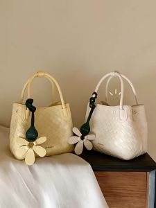 CHIO‘2ND | Floral Design Bucket Bag