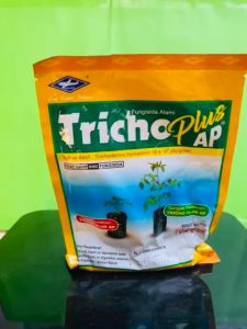 Fungisida pengendali jamur TRICHO PLUS AP dari CAP KAPAL TERBANG