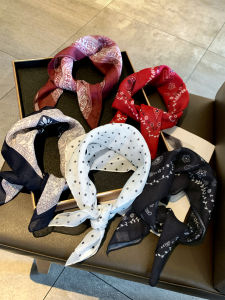 ผ้าพันคอผ้าไหมลายจุดสไตล์เกาหลีย้อนยุคสำหรับผู้หญิง 2025 ฤดูใบไม้ผลิและฤดูใบไม้ร่วง ผ้าฝ้ายลินินขนาดเล็กสำหรับผู้หญิง ผ้าพันคอแบบมีฟังก์ชันหลายอย่าง