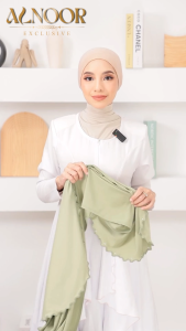 Alnoor Instant Sumayyah Shawl Batu Diamond Berkilau Moscrepe Satu Muka Hijab for Women in Light Green Fit for Casual Wear