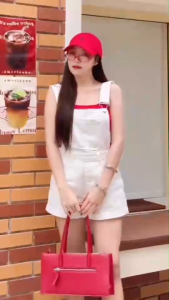 🔥🔥สินค้าขายดี🔥🔥 #สินค้านำเข้า 🇨🇳🎏🎎 เอี๊ยมยีนส์ขาสั้น ✔️รุ่น 👉 win 906 ขาว 👈 แฟชั่นสุดฮิต ผ้าดีงานดีมาก งานน่ารักสวยมาก #Street everyday look ชิวๆ #สินค้านำเข้า 🇨🇳🎏🎎 New New New 🔥🔥🔥 เอี๊ยมยีนส์ขาสั้น แต่งกระเป๋าด้านหน้า กระเป๋าหลัง สายเอี