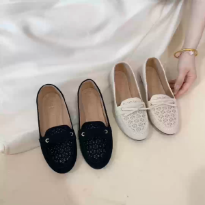 Elegant Women Leather Ballet Flats with Embroidery Detail and Round Toe 5018-43