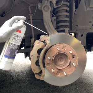 Chai Xịt Vệ Sinh Làm Sạch Bố Thắng Ô Tô Xe Máy 3M PN08896 Brake and Parts Cleaner (chai 600ml)