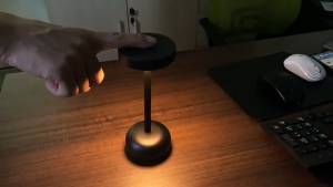 🔥[Ready Stock] Modern Rechargeable LED Metal Table Lamp Luxury Bedside Night Light Gift Lampu Tidur Malam 小夜灯