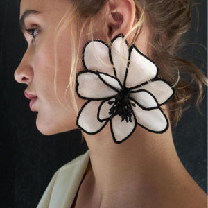Za Fashion Artificial Black and White Fabric Flower Earrings Seaside Vacation Style Fancy Laminated Exaggerated Florals Earrings for Women