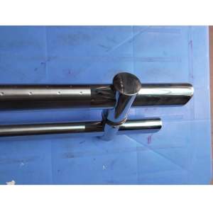 Tay nắm cửa kính dịch được tâm lỗ inox màu trắng dài 60cm