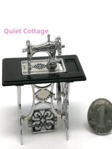 DIY | Vintage Miniature Sewing Machine
