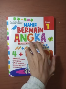 MAHIR BERMAIN ANGKA BUKU 12 - PUSTAKA TANAH AIR