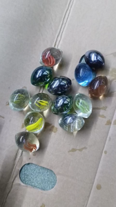 Sỏi thủy tinh nhiều màu nhiều mẫu trang trí decor bể cá