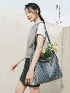 Dissona | Lucky Pouch Hobo Bag