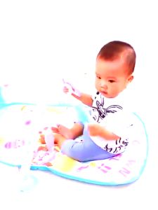 เล่นเด็ก 🔥พร้อมส่ง🔥 เตียงดนตรี เปียโนเด็ก ลายการ์ตูน มีไฟ มีเสียงเพลง