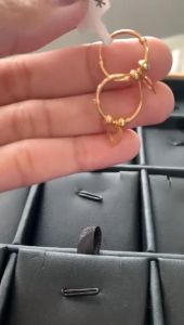 ANTING JIPSI EMAS KADAR 375 (8K) DAN EMAS KADAR 300 (6K) ANTING WANITA EMAS BERAT 1 GRAM DAN 0.5 GRAM MODEL LOVE SIMPEL DAN CANTIK ELEGAN AJL 14
