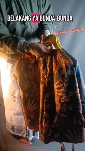 Atasan Batik Wanita Motif Manggar Sogan & Seragam Kantor