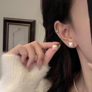 S925 Sterling Silver Pearl Stud Earrings Red Womens Fashion Jewelry Elegant Mini Candy Shape Fresh out Design Ear Jewelry